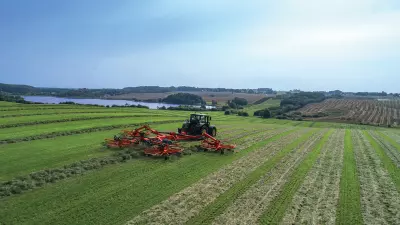 Le GA 15131 en action pendant le record d'andainage